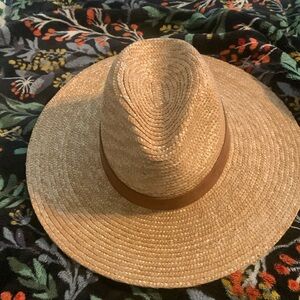 Brand new, never worn Gigi Pip Sun Hat ☀️